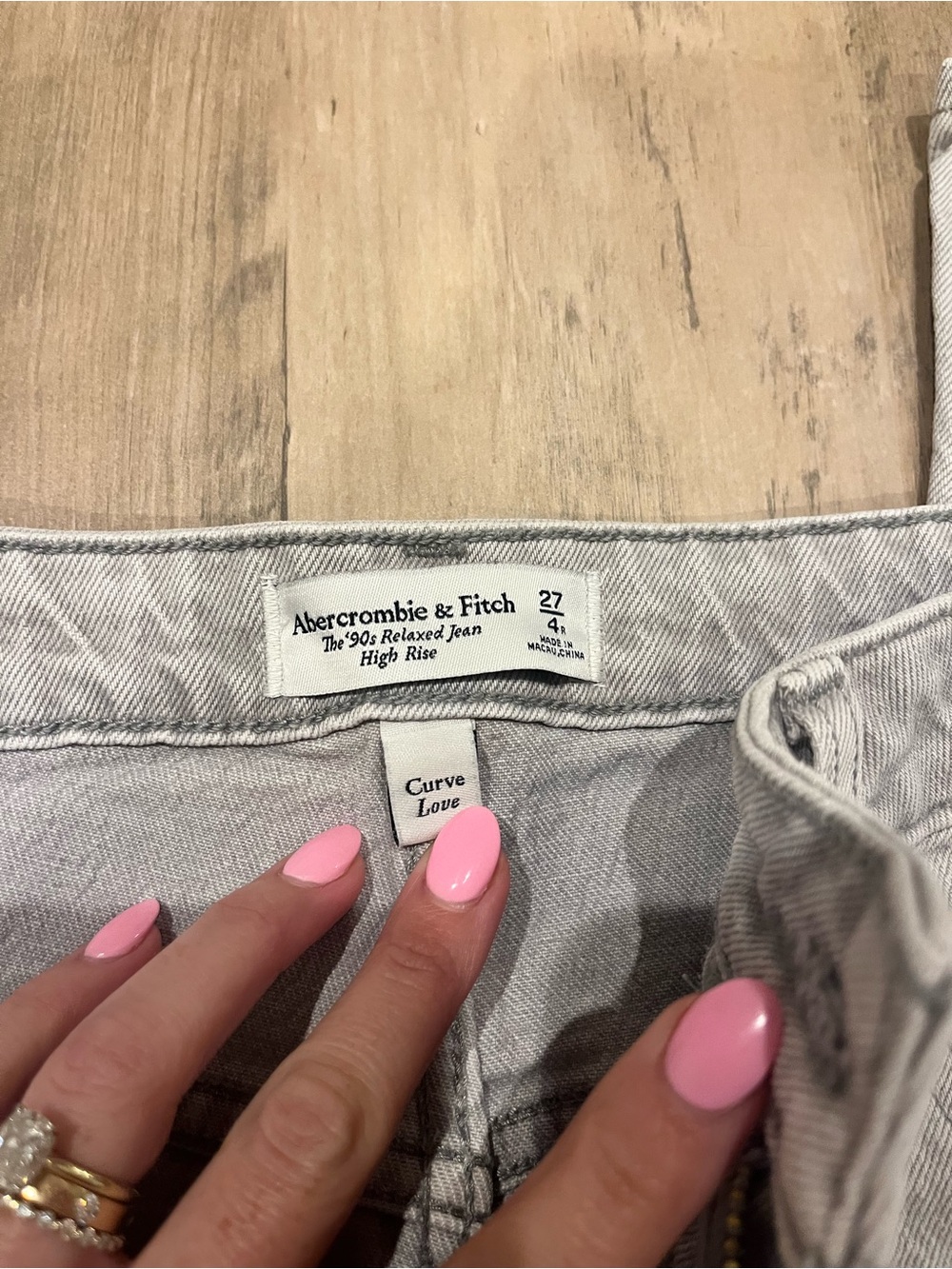 Abercrombie & Fitch Curve Love light gray 90s relaxed Jean high-rise size 4 - Picture 6 of 7